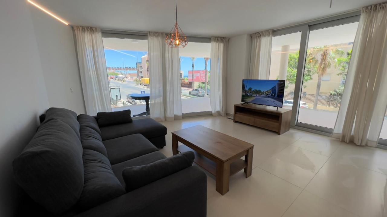 2Bedroom Beach Front Unit Wave Collection Fuengirola Kültér fotó
